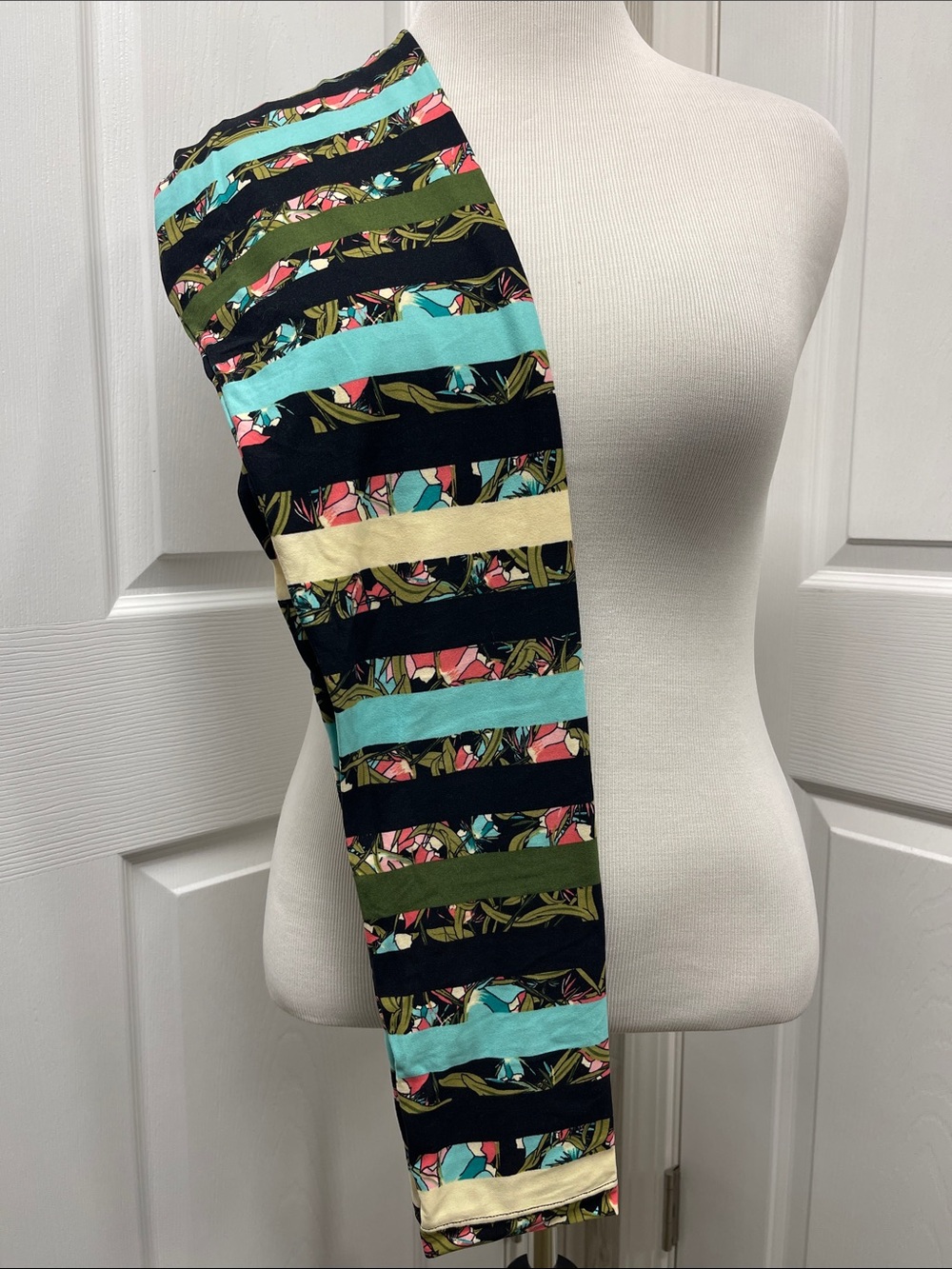 LuLaRoe New OS One Size Floral Striped Leggings NWT